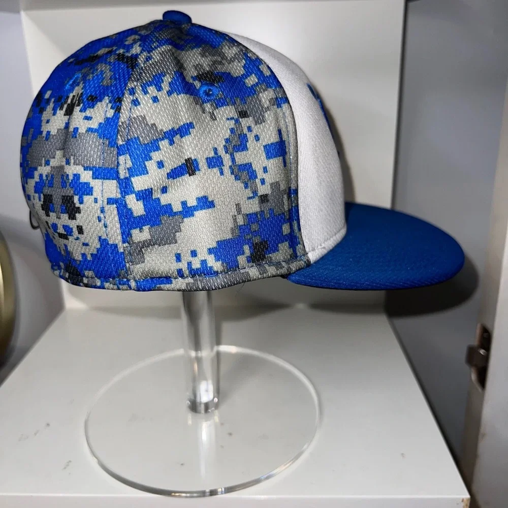 NWT‎ Sugarland Sketters Blue Camo Fitted Hat Baseball Cap Moisture Wicking S/M